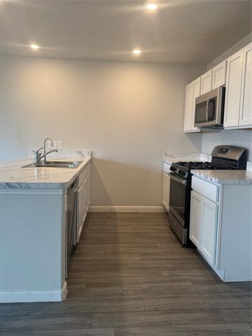 68 Road 51026, Cleveland, TX 77327