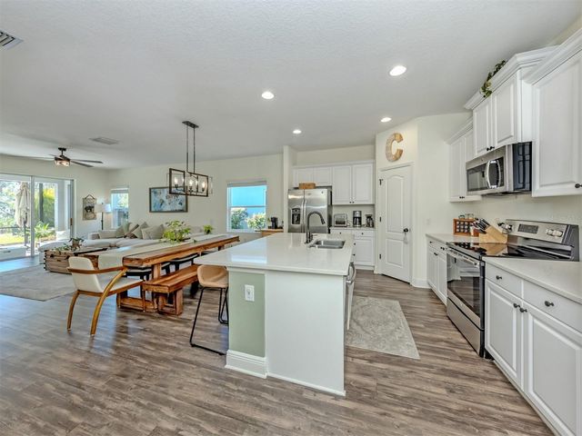 7412 RIDGELAKE CIRCLE, Bradenton, FL 34203