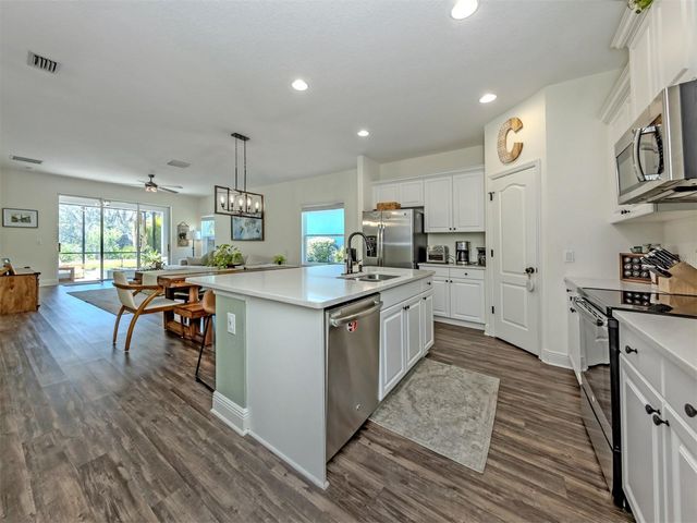 7412 RIDGELAKE CIRCLE, Bradenton, FL 34203