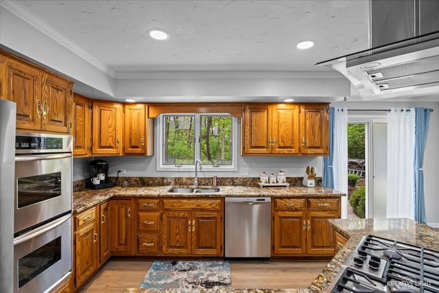 440 Cranesbill Drive, West Chicago, IL 60185