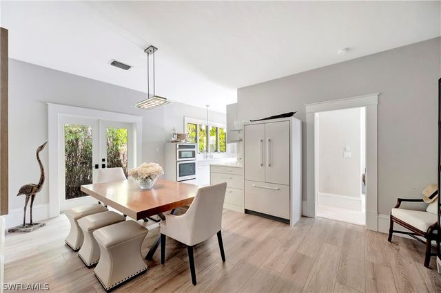 1375 Gordon DR, Naples, FL 34102