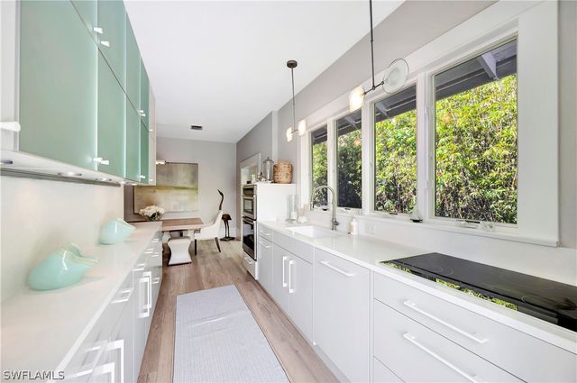 1375 Gordon DR, Naples, FL 34102