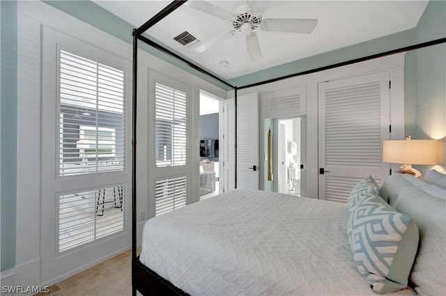 1375 Gordon DR, Naples, FL 34102