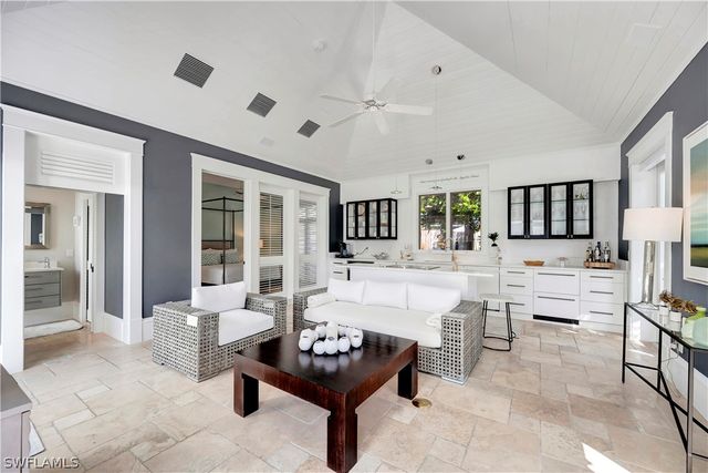 1375 Gordon DR, Naples, FL 34102