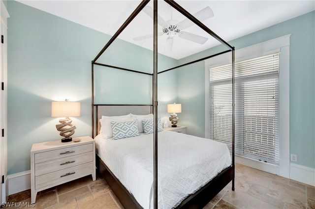 1375 Gordon DR, Naples, FL 34102