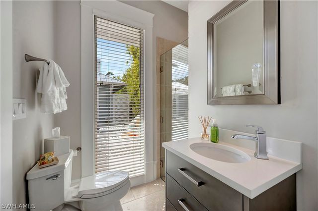 1375 Gordon DR, Naples, FL 34102