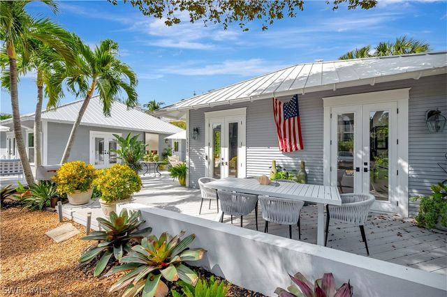 1375 Gordon DR, Naples, FL 34102