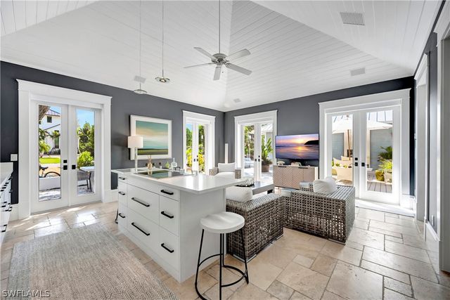 1375 Gordon DR, Naples, FL 34102