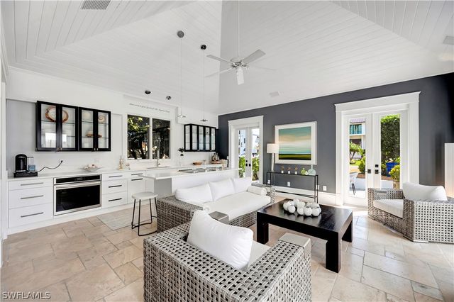 1375 Gordon DR, Naples, FL 34102