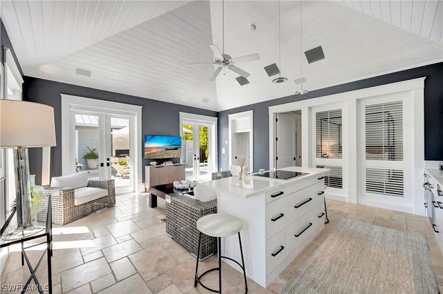 1375 Gordon DR, Naples, FL 34102