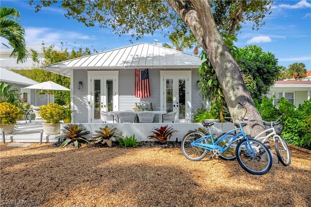 1375 Gordon DR, Naples, FL 34102