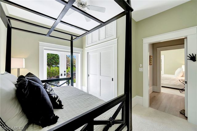 1375 Gordon DR, Naples, FL 34102