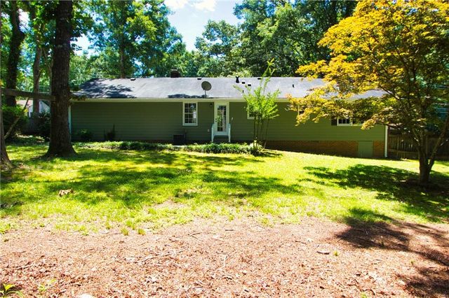 324 Zion Wood Road, Loganville, GA 30052