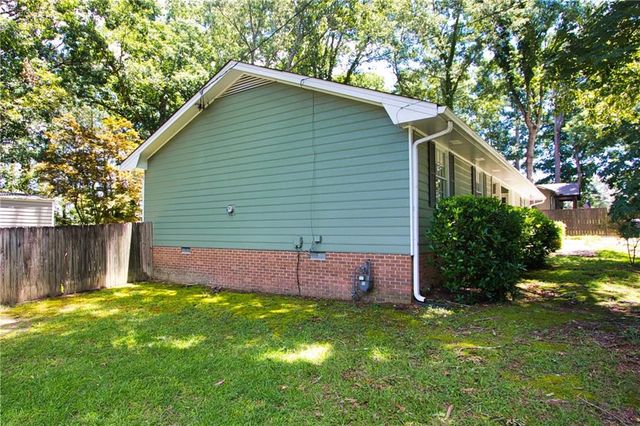 324 Zion Wood Road, Loganville, GA 30052