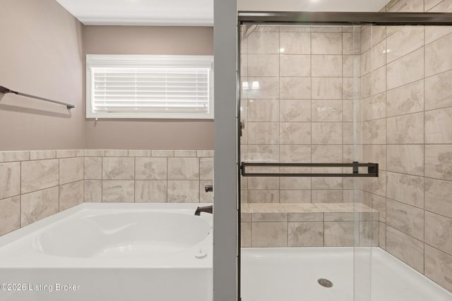 1004 Cedar Cove, La Grange, KY 40031