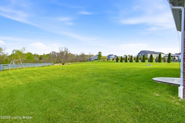 1004 Cedar Cove, La Grange, KY 40031