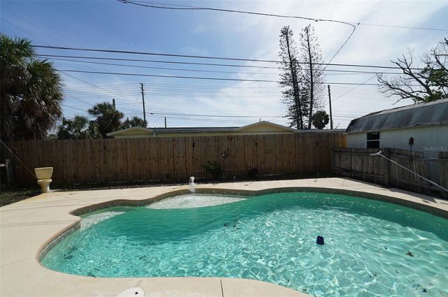 8300 75TH AVENUE, Seminole, FL 33777