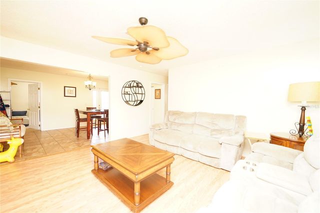 8300 75TH AVENUE, Seminole, FL 33777