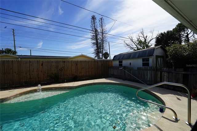 8300 75TH AVENUE, Seminole, FL 33777
