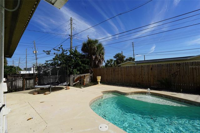 8300 75TH AVENUE, Seminole, FL 33777