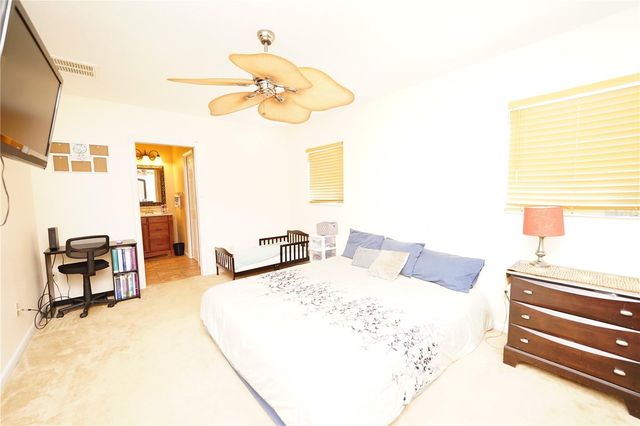 8300 75TH AVENUE, Seminole, FL 33777