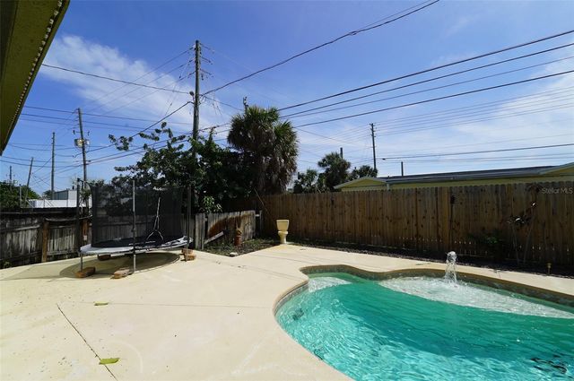 8300 75TH AVENUE, Seminole, FL 33777