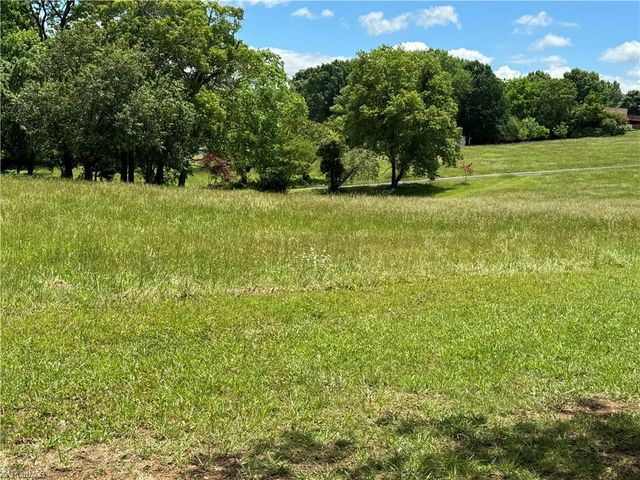 000 Barlow Court, King, NC 27021