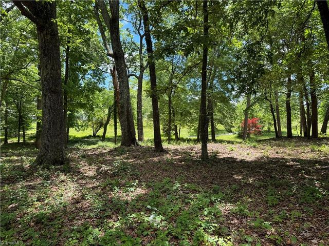 000 Barlow Court, King, NC 27021