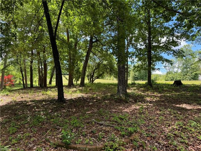 000 Barlow Court, King, NC 27021