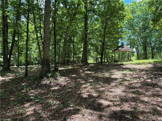 000 Barlow Court, King, NC 27021