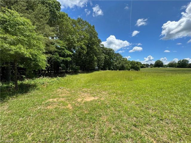 000 Barlow Court, King, NC 27021