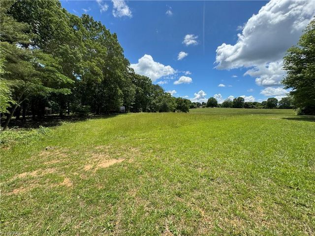 000 Barlow Court, King, NC 27021