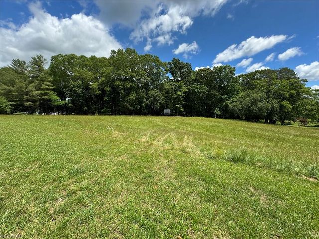 000 Barlow Court, King, NC 27021