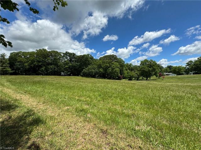 000 Barlow Court, King, NC 27021