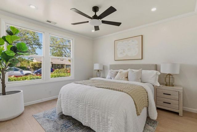 27 Yarnall Place, Redwood City, CA 94063