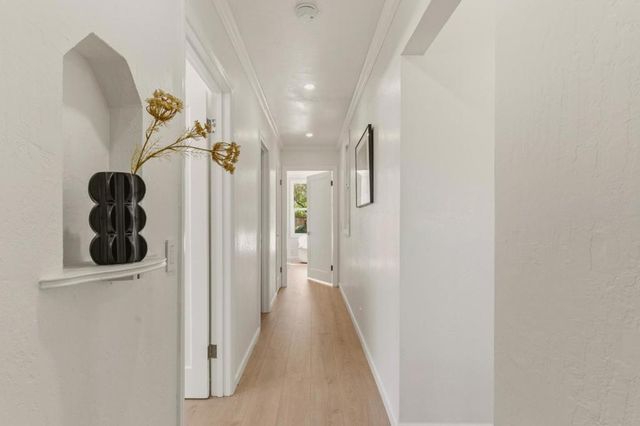 27 Yarnall Place, Redwood City, CA 94063