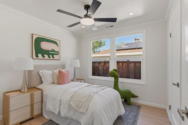 27 Yarnall Place, Redwood City, CA 94063