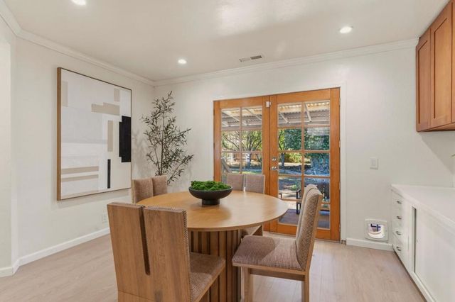 27 Yarnall Place, Redwood City, CA 94063