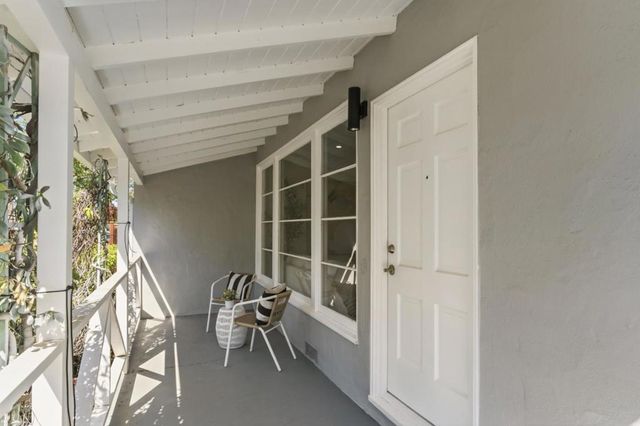 27 Yarnall Place, Redwood City, CA 94063