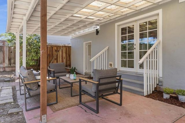 27 Yarnall Place, Redwood City, CA 94063