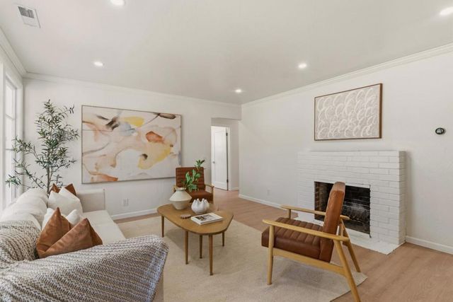 27 Yarnall Place, Redwood City, CA 94063