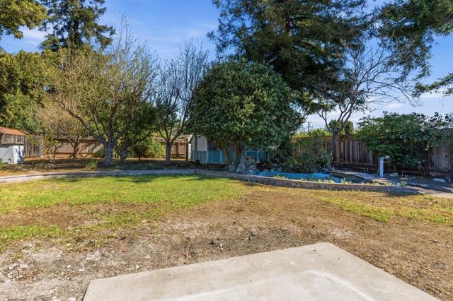 27 Yarnall Place, Redwood City, CA 94063