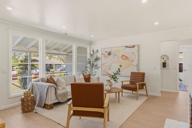 27 Yarnall Place, Redwood City, CA 94063