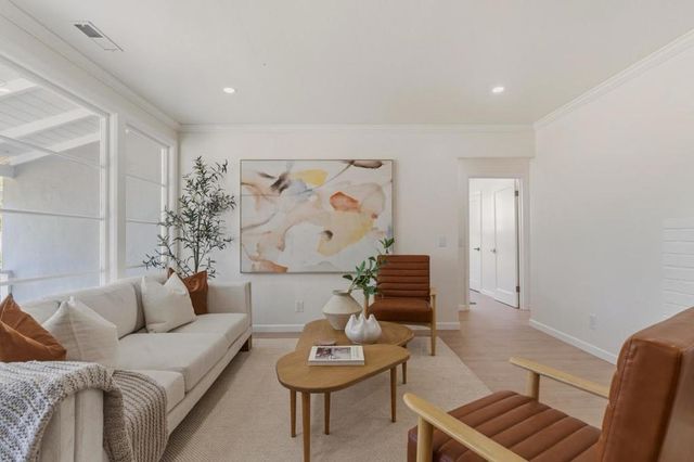 27 Yarnall Place, Redwood City, CA 94063