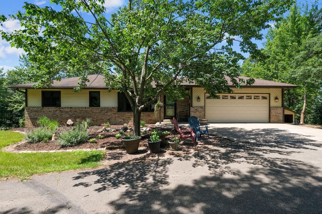 22470 Raven Street NW, Oak Grove, MN 55011