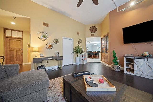 171 O'grady St. 18 aka 206, Fall River, MA 02720