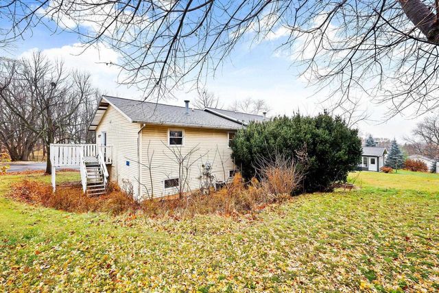 99 Orchard Lane, Mount Horeb, WI 53572