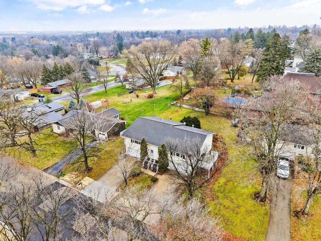 99 Orchard Lane, Mount Horeb, WI 53572