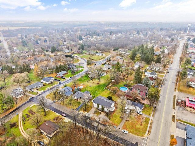 99 Orchard Lane, Mount Horeb, WI 53572