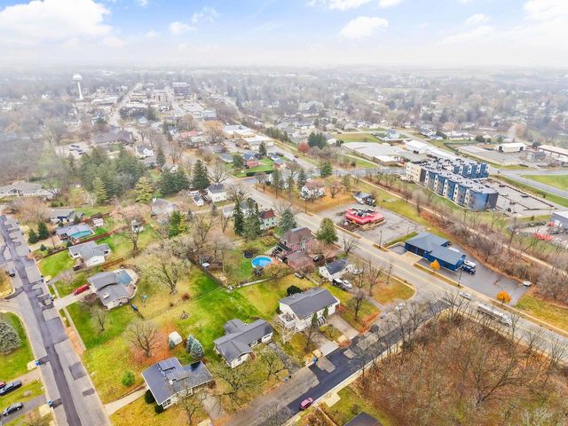 99 Orchard Lane, Mount Horeb, WI 53572